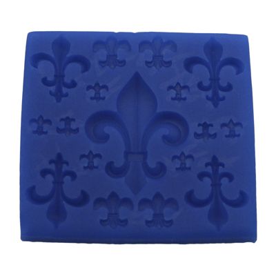 Fleur de lis Set 1/2" x 2"